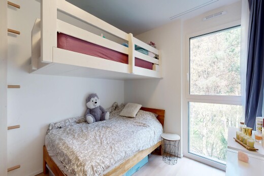 zimmer / schlafzimmer mit inside property, natural light, natürliches licht, drywall, und gipskartonwand