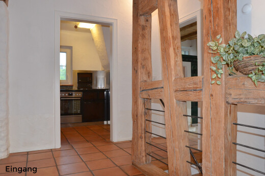 halle / korridor mit fliesenboden, tile floor, inside property, gipskartonwand, und drywall