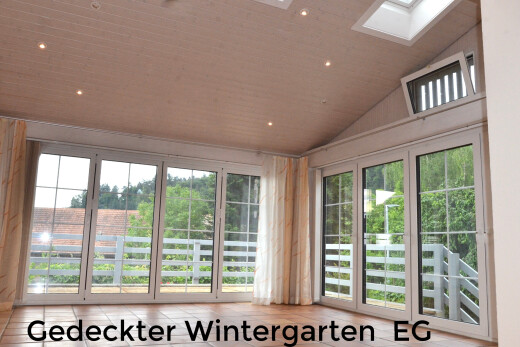 leerer raum mit recessed lighting, einbauleuchten, natural light, natürliches licht, und dachfenster