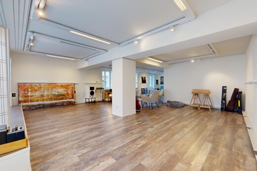leerer raum mit deckenbeleuchtung, drywall, gipskartonwand, wood finish floor, und holzfußboden