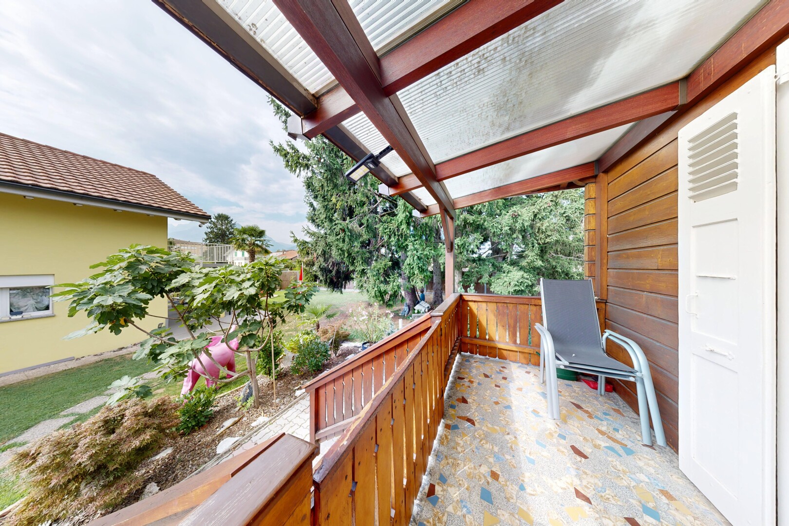 balkon mit balkon und from property