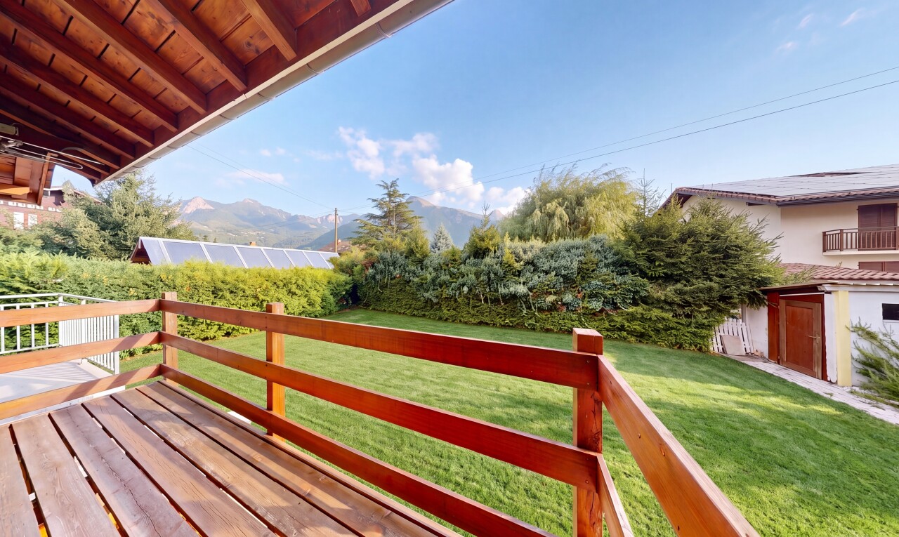 balkon mit from property, view focus, day time, deck, und blick auf die berge
