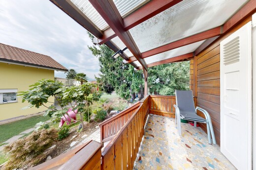 balkon mit balkon und from property