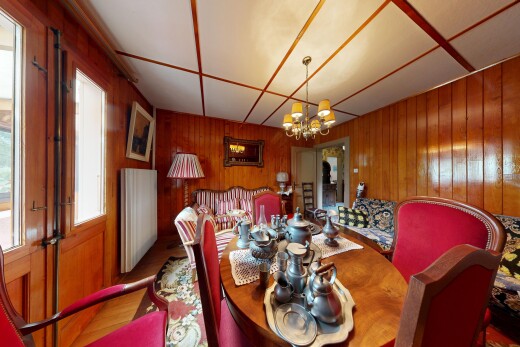 esszimmer mit dated wood wall, holzwand, wood wall, und inside property