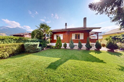 garten mit rasen, property visible, from property, und day time