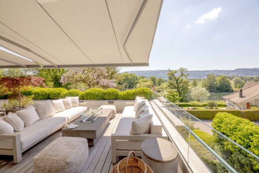 terrasse mit from property, wohnraum im freien, terrasse, und day time