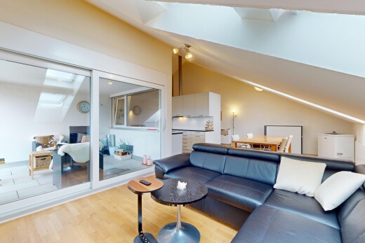 wohnzimmer mit holzfußboden, wood finish floor, inside property, gipskartonwand, und drywall