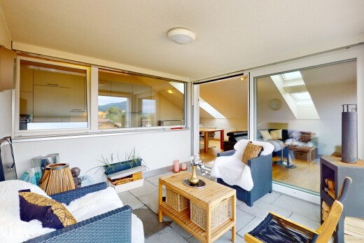 wohnzimmer mit dachfenster, inside property, zusätzliches zimmer, gipskartonwand, und drywall