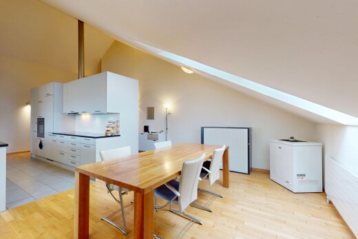 esszimmer mit vaulted ceiling, dachschräge, drywall, gipskartonwand, und inside property