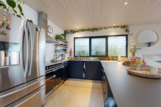 küche mit kühlschrank, recessed lighting, einbauleuchten, herd, und inside property