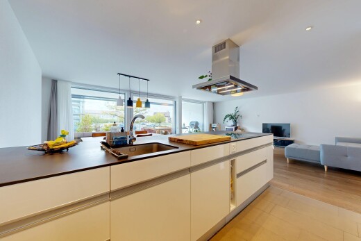 cuisine avec hotte, cloison sèche, drywall, lumière naturelle, et natural light