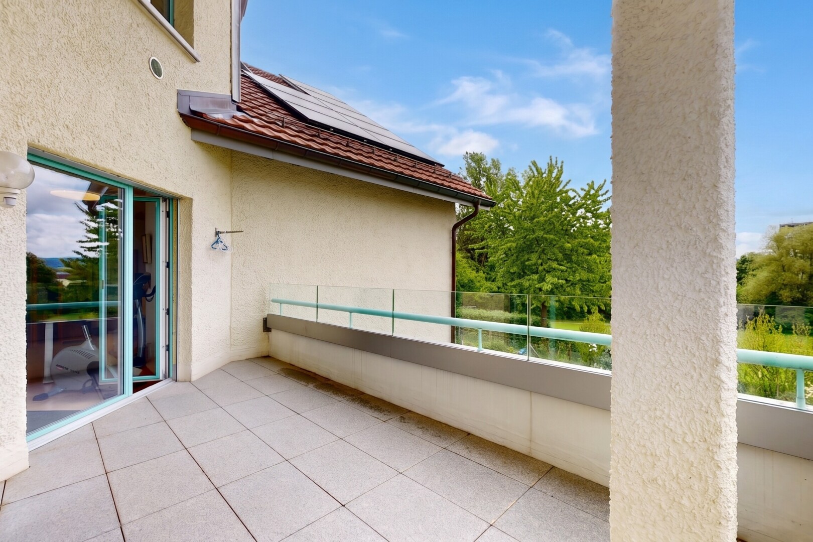 terrasse mit day time und from property