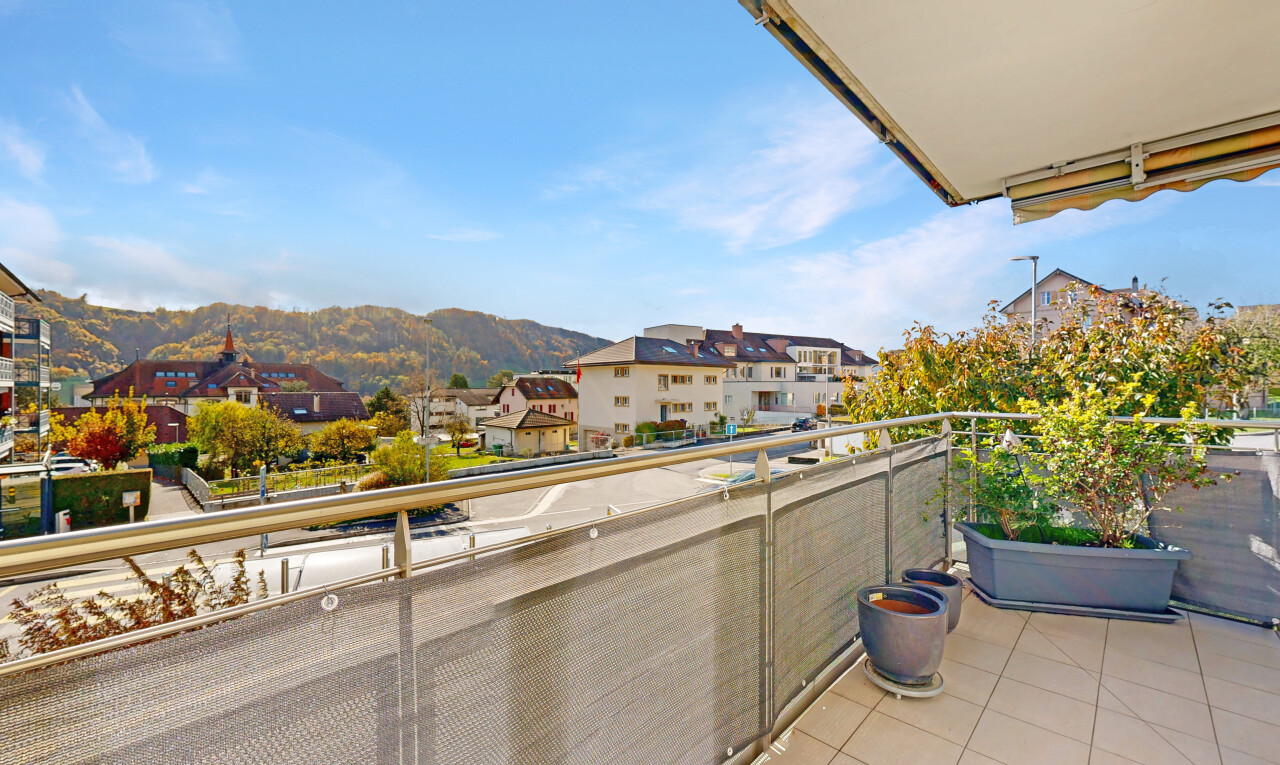 balcon avec from property, day time, balcon, mountain view, et vue sur la montagne
