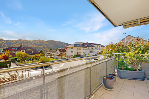 balcon avec from property, day time, balcon, mountain view, et vue sur la montagne