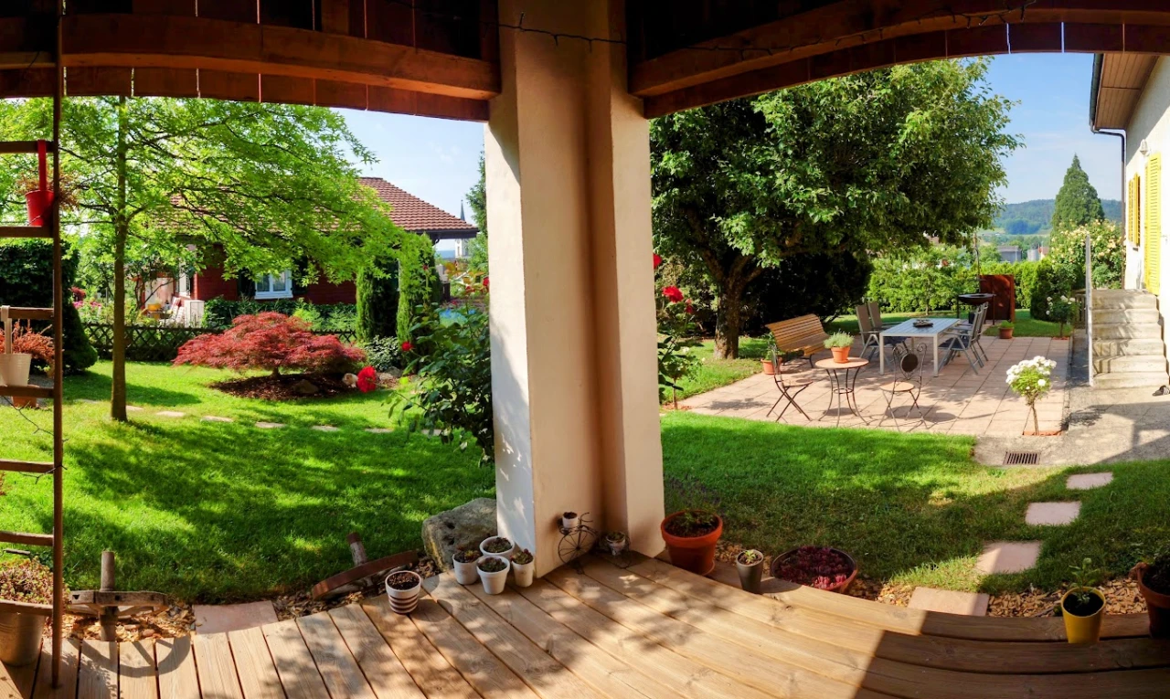 garten mit rasen, terrasse, und deck