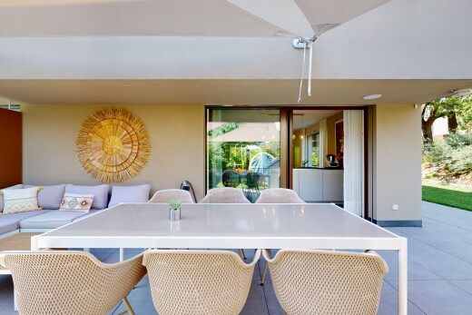 terrasse mit essbereich im freien und terrasse