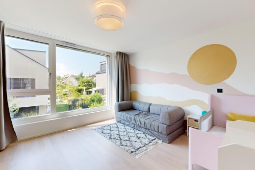 wohnzimmer mit day time, inside property, gipskartonwand, drywall, und natürliches licht