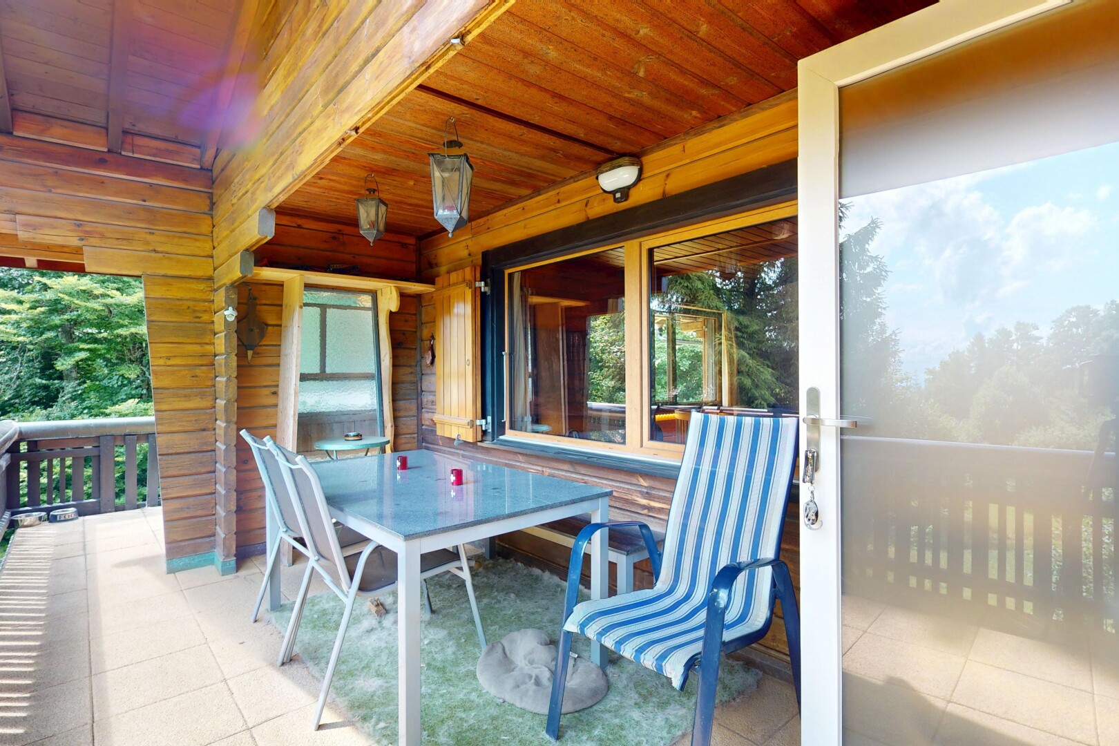 terrasse mit essbereich im freien