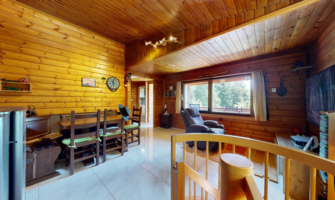 esszimmer mit wood ceiling, holzdecke, natural light, natürliches licht, und tile floor