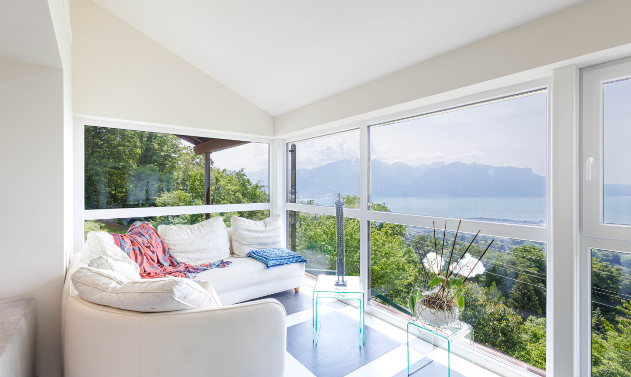 wintergarten mit dachschräge und natürliches licht