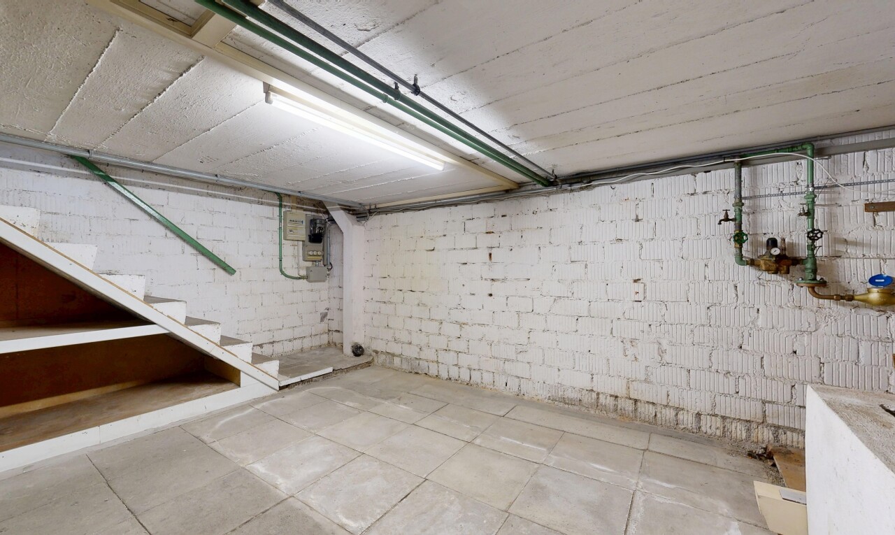 parking avec inside property