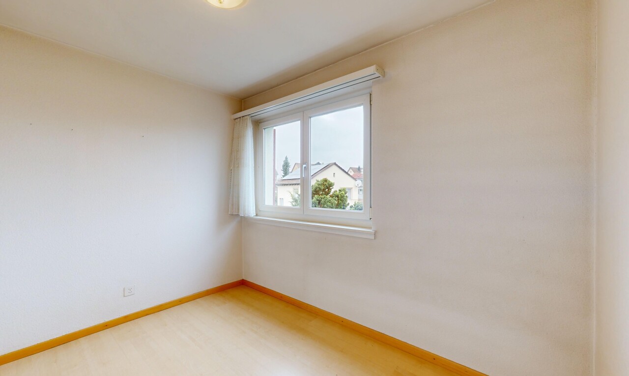 pièce vide avec cloison sèche, drywall, lumière naturelle, natural light, et inside property