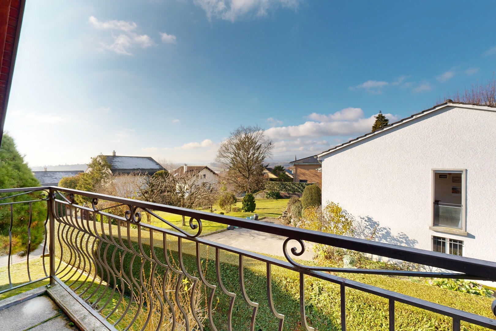 balcon avec balcon, from property, et day time
