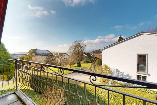 balcon avec balcon, from property, et day time