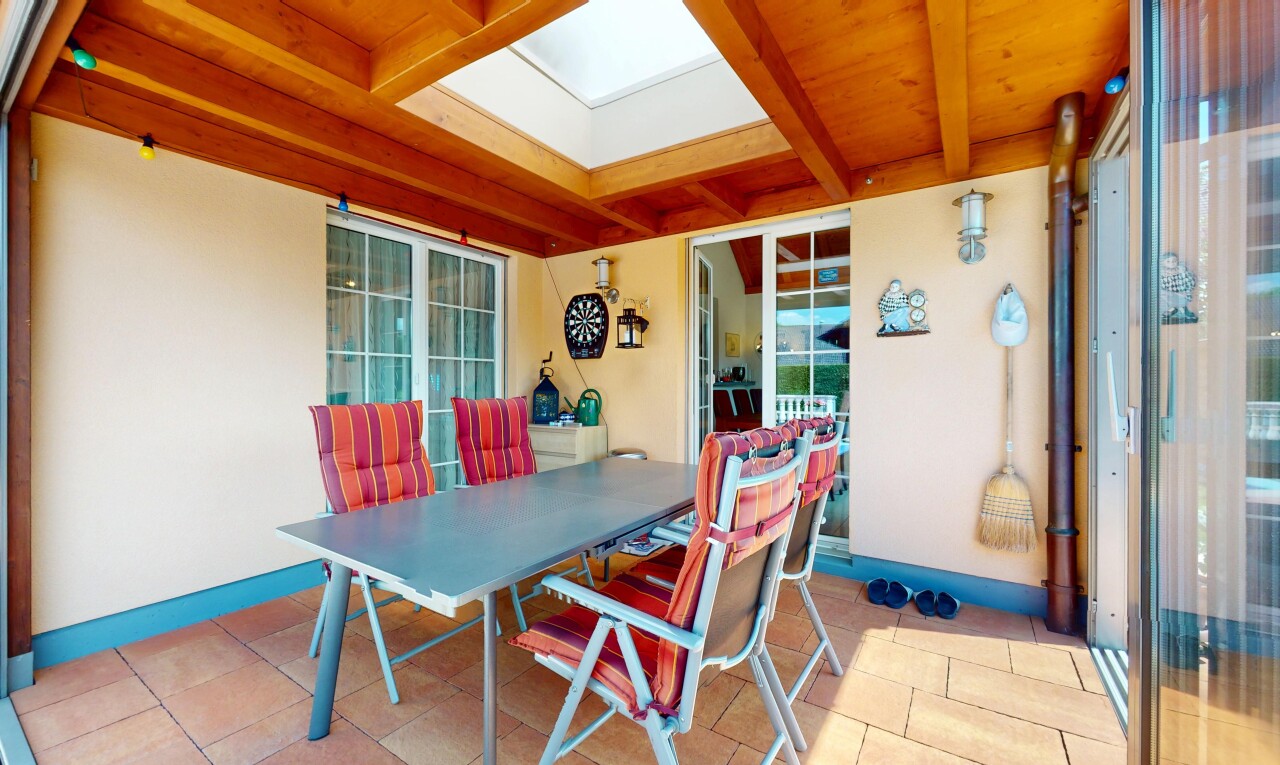 terrasse avec inside property