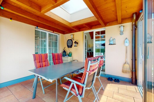 terrasse avec inside property