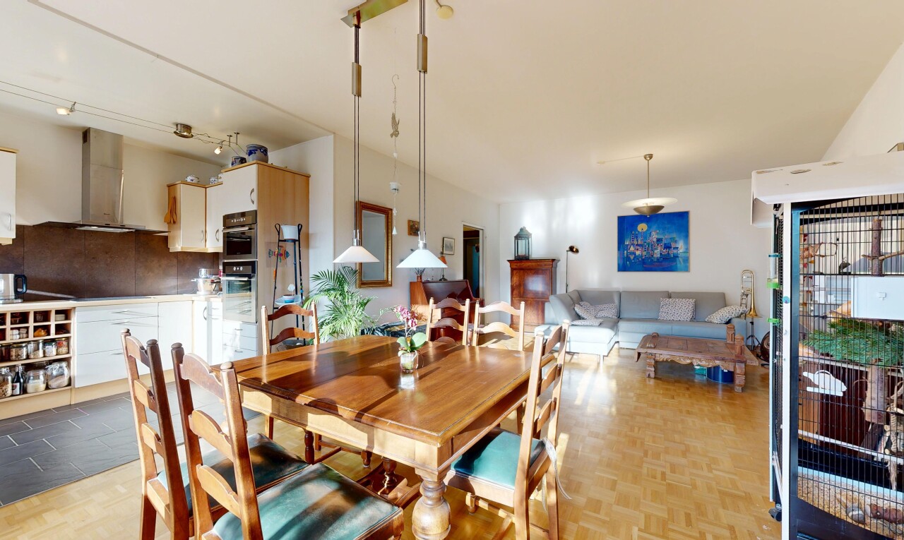 wohn- / esszimmer mit inside property, gipskartonwand, drywall, und parquet floor