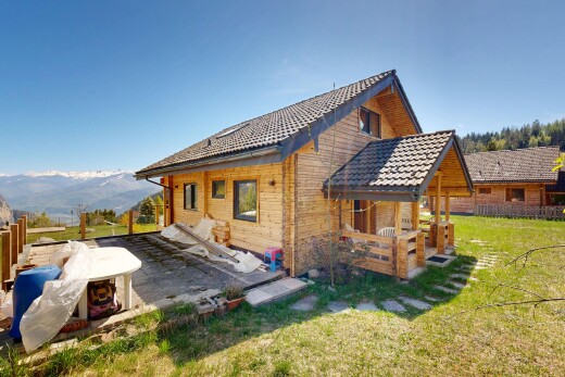 façade avec pelouse, from property, bardage horizontal, day time, et mountain view