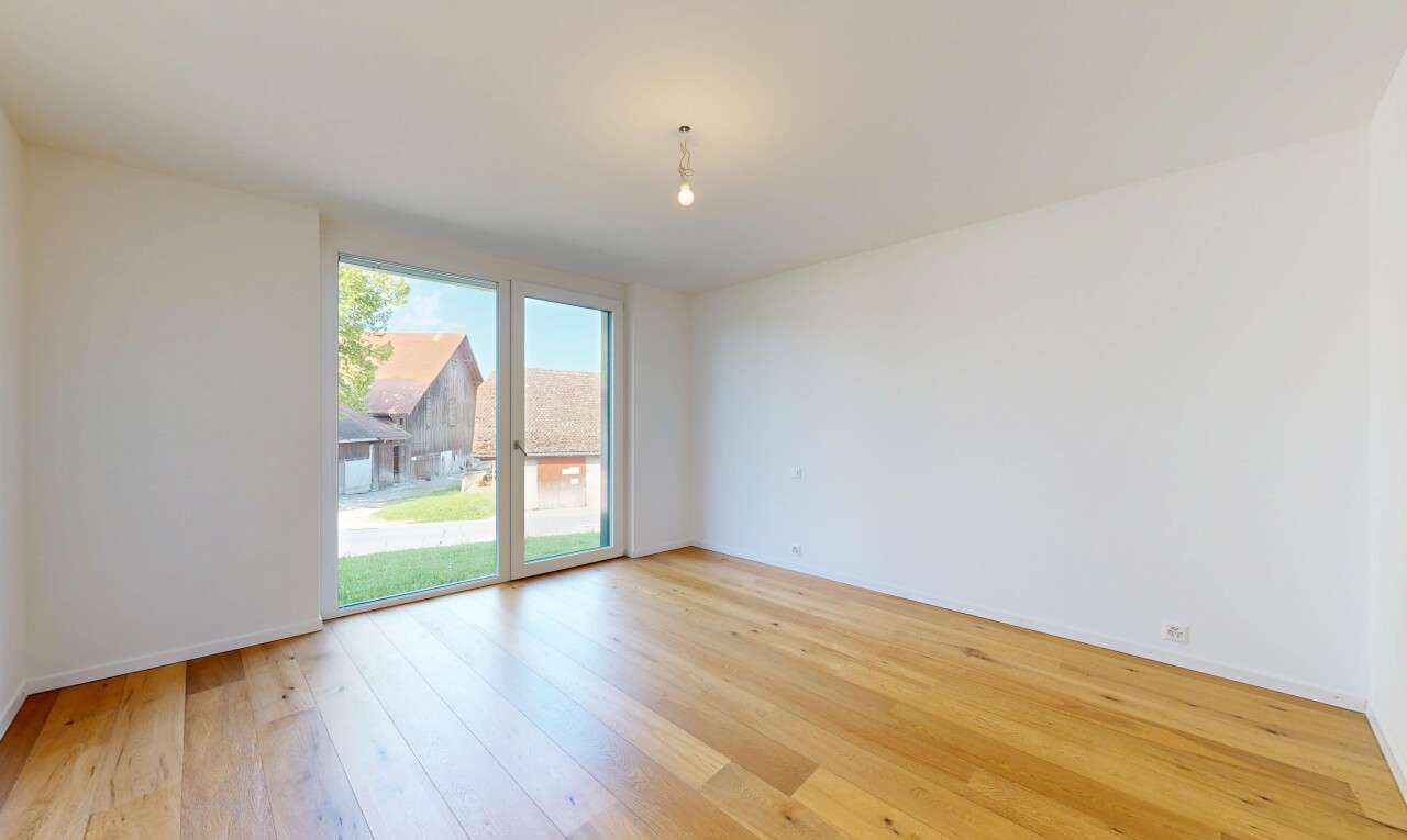 pièce vide avec day time, cloison sèche, drywall, lumière naturelle, et natural light