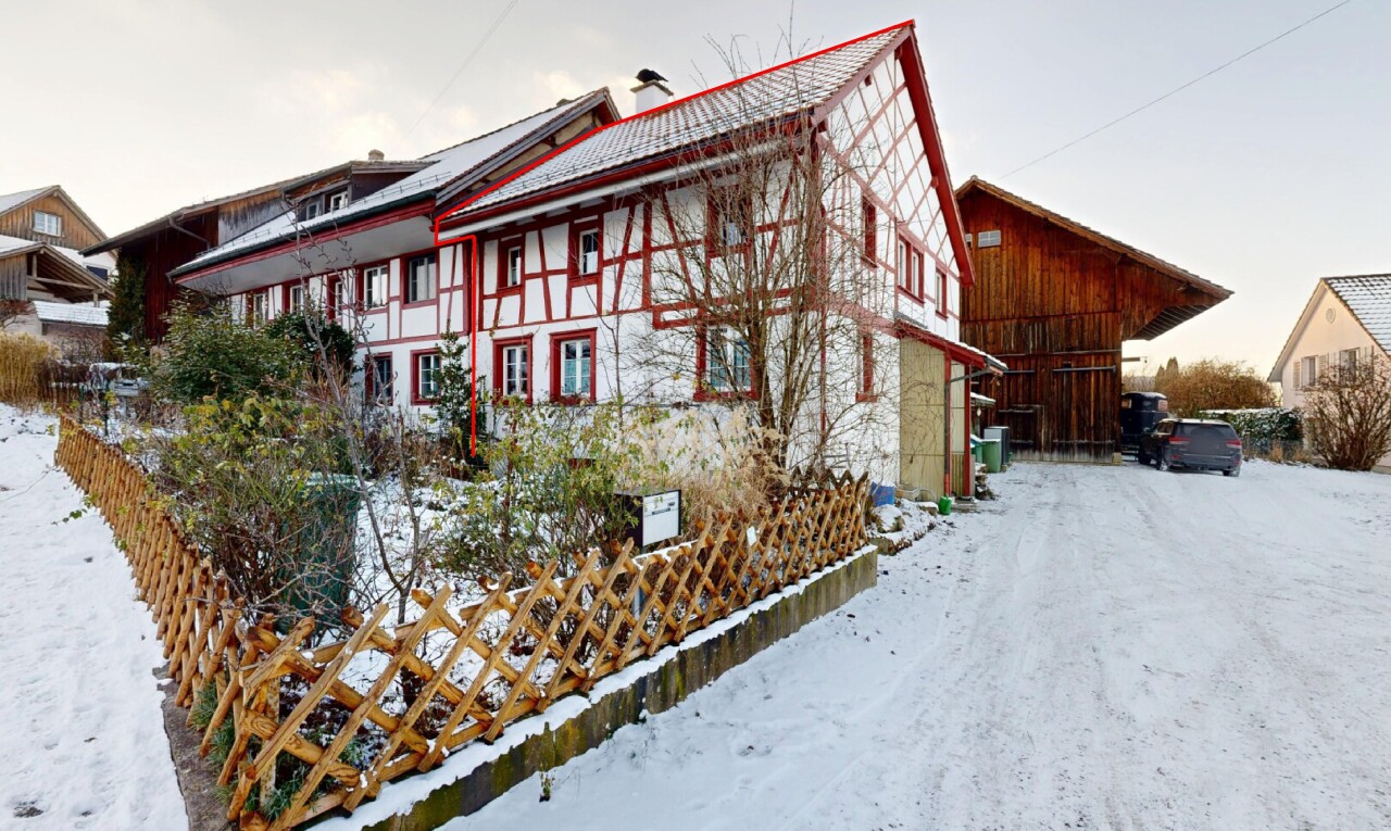 Attraktives 6-Zimmer-Riegelhaus mit Scheune