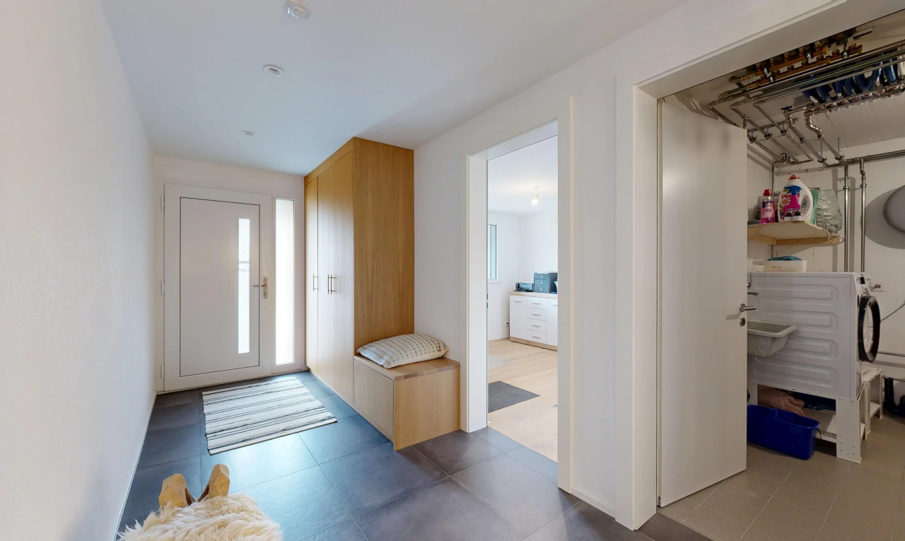 halle / korridor mit außenzugang, gipskartonwand, drywall, und inside property