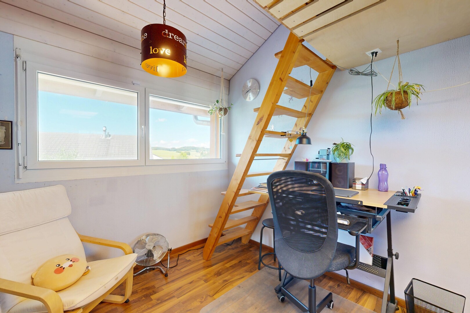 bureau avec day time, espace bureau, inside property, cloison sèche, et drywall