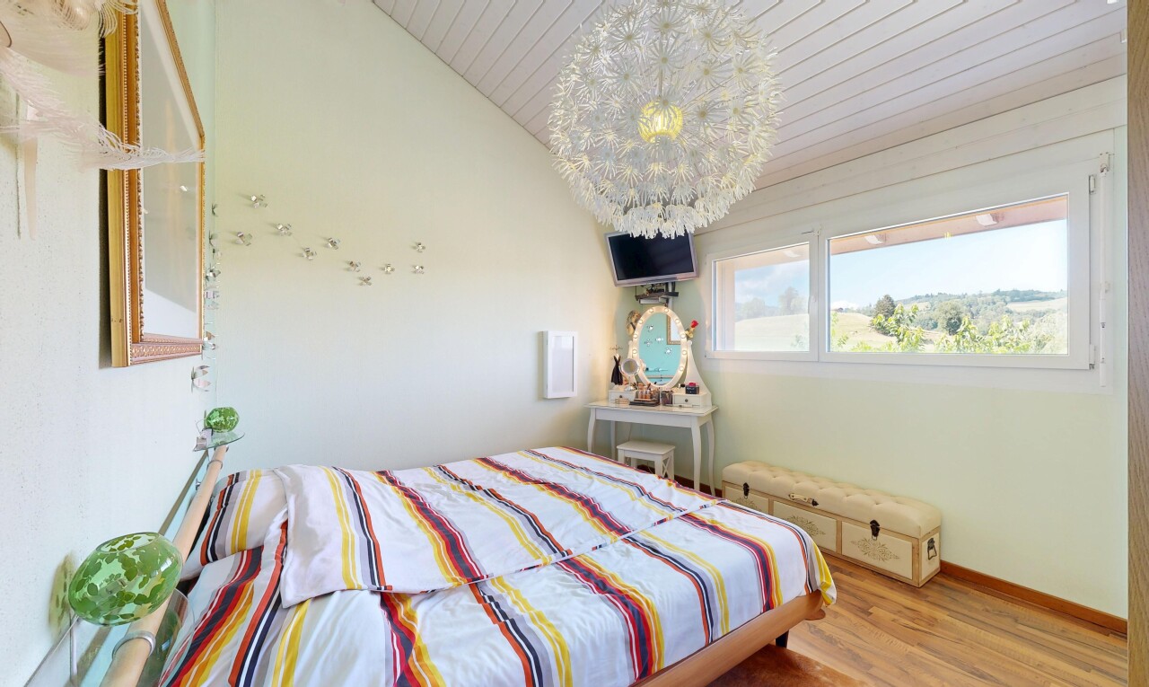 chambre avec lumière naturelle, natural light, cloison sèche, drywall, et inside property