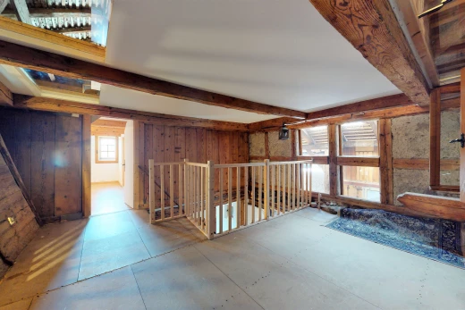 chambre vide avec lumière naturelle