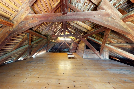 grenier avec plafond voûté