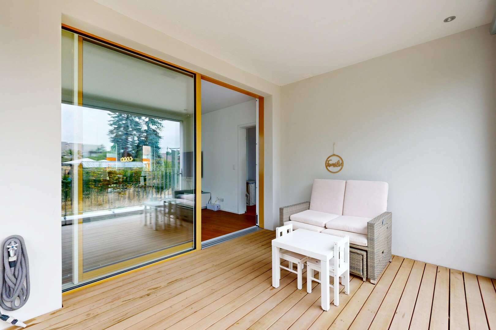terrasse mit inside property