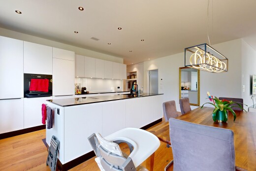küche mit light floor, flat panel cabinets, schränke mit flachen paneelen, einbauleuchten, und white cabinets