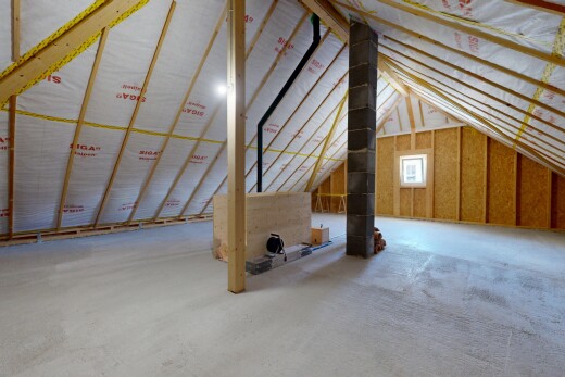pièce vide avec inside property, plafond voûté, vaulted ceiling, plafond cathédrale, et cathedral ceiling