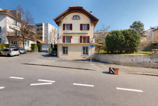 façade avec bardage en stuc, day time, et clôture