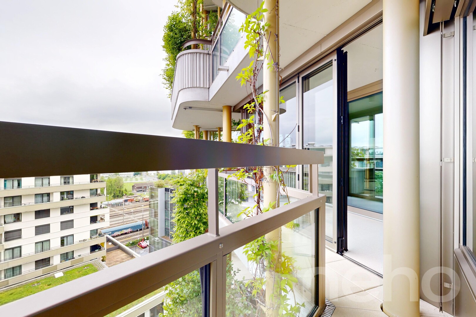 balcon avec balcon, from property, et overcast