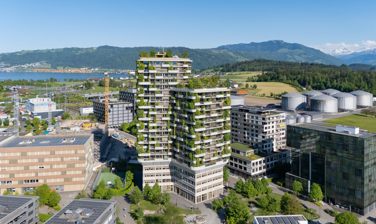 extérieur du bâtiment avec day time, mountain view, vue sur la montagne, et aerial view