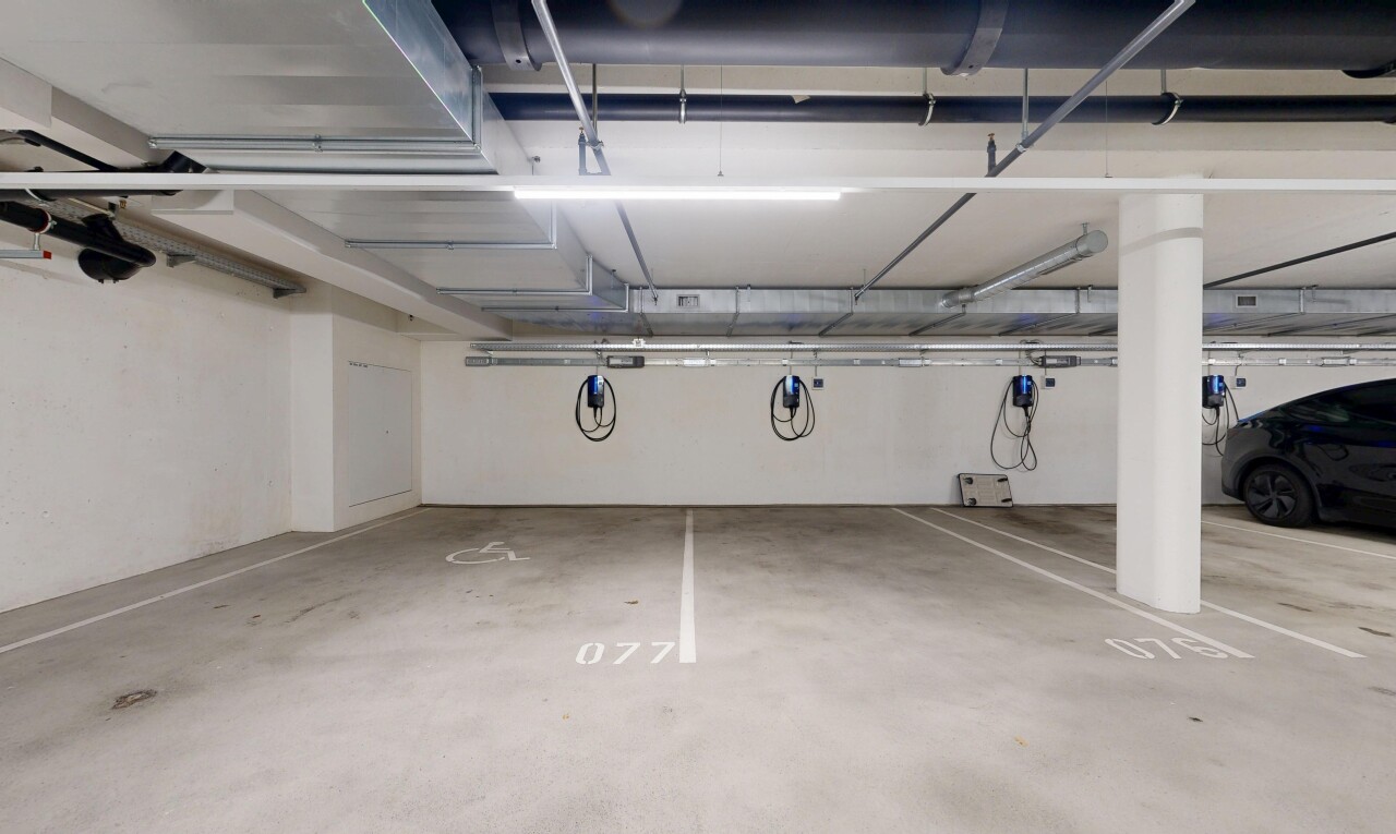 parking avec parking souterrain et inside property