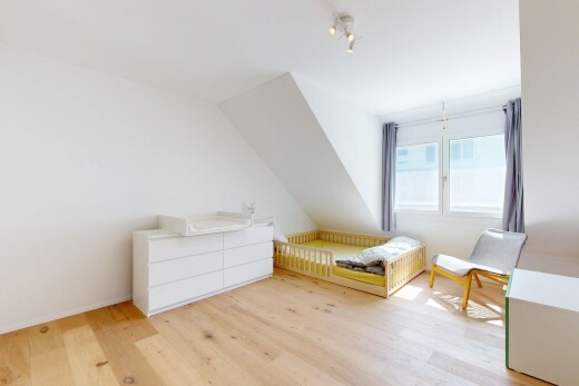 chambre avec pièce supplémentaire, wood finish floor, sol en finition bois, inside property, et natural light