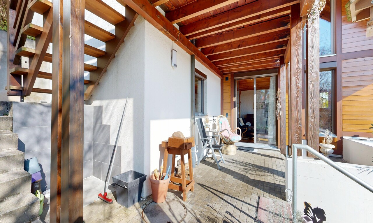terrasse avec property visible