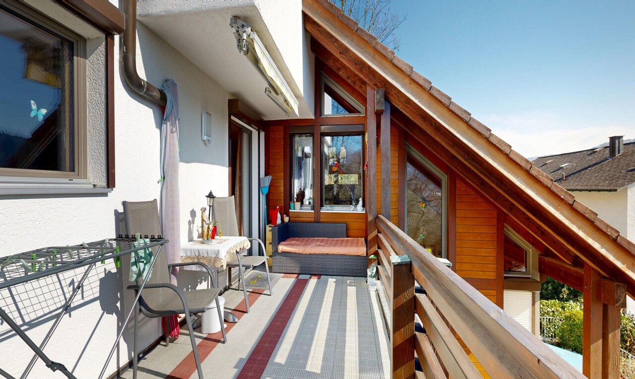 balcon avec day time et from property