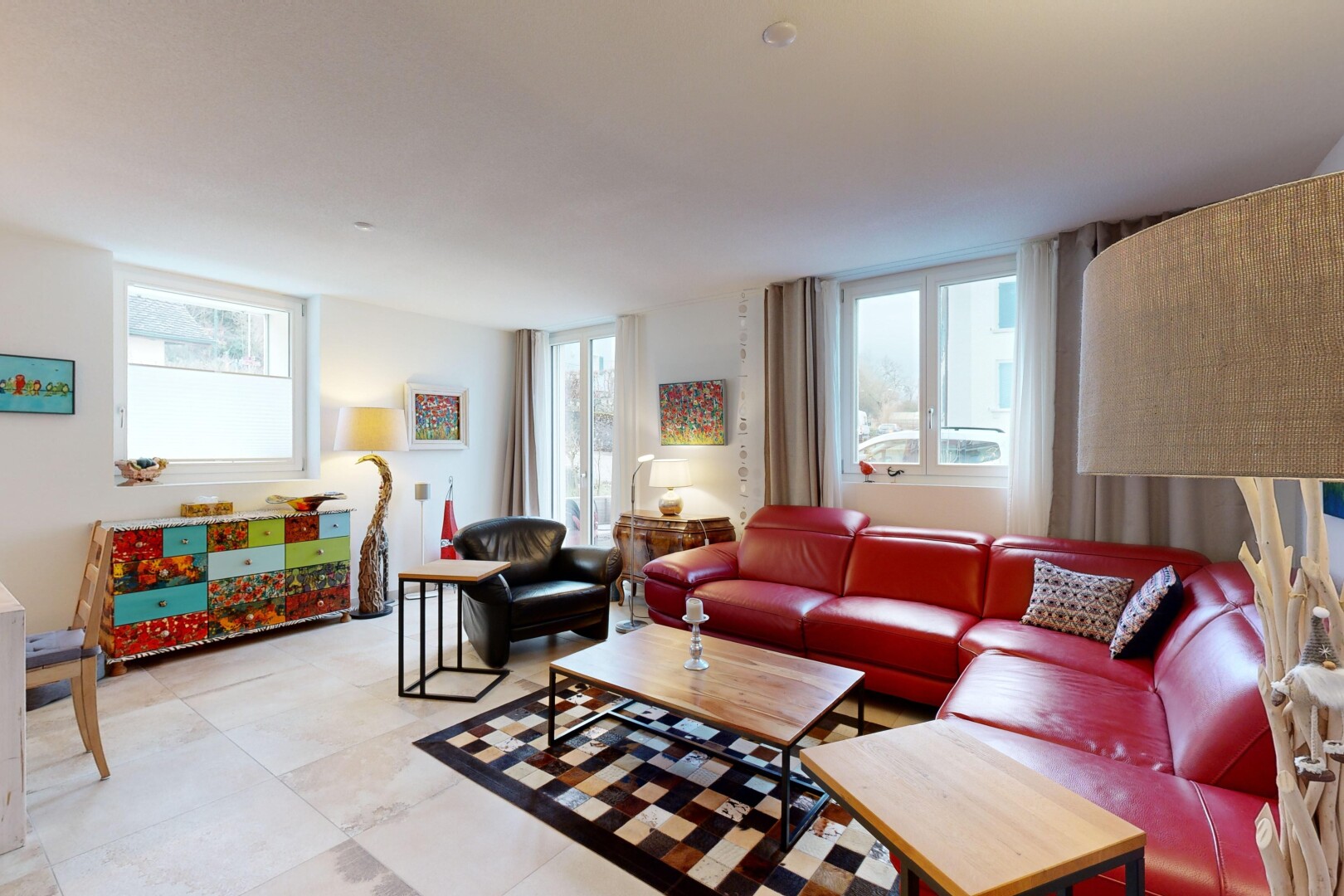 wohnzimmer mit natürliches licht